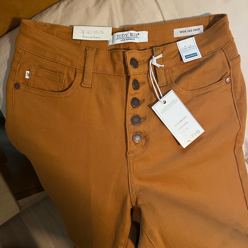 Judy Blue Cropped Jean